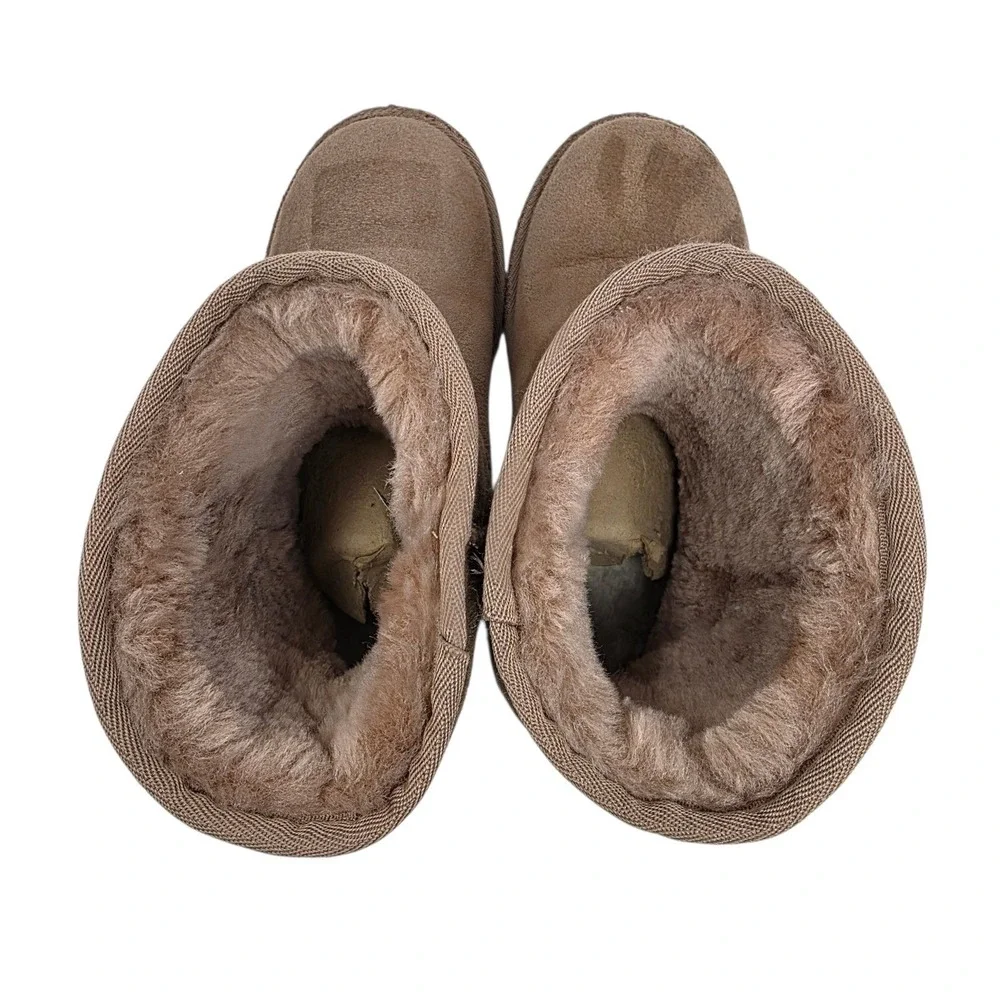 UGG Classic Short II‎ Burnt Cedar Suede Sheepskin Boots Size 4 Kids 5.5 Women